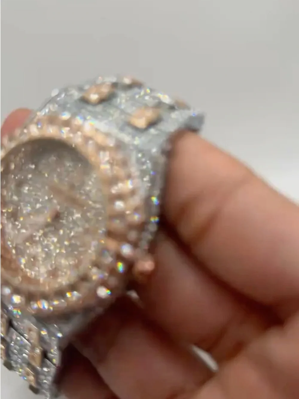 Wristwatch (Bracelet-like)